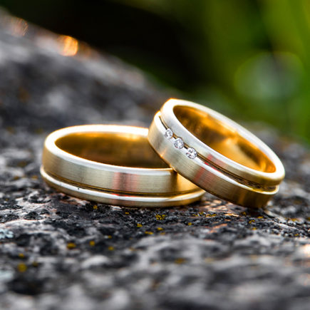 Classic His and Hers Wedding Bands for the Timeless Couple