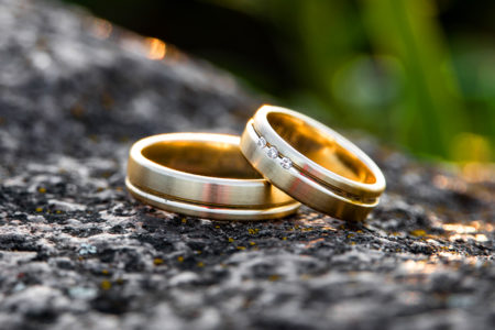 Classic His and Hers Wedding Bands for the Timeless Couple