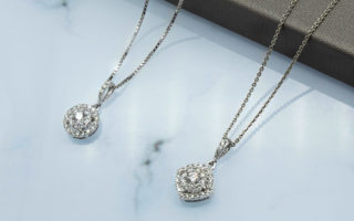 Different Pendants Sets for Beautiful Women