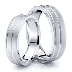 Elegant Modern Designer Matching 5mm His and Hers Wedding Band Set